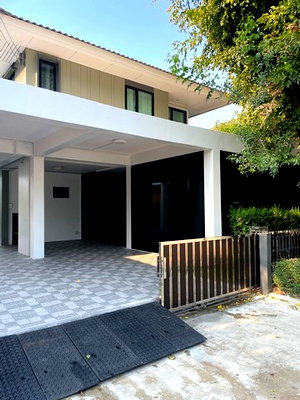 Houses for rent Pathumthani : 			HU768 Detached House For Rent    Kanasiri Wongwaen-Lamlukka Pathum Thani          