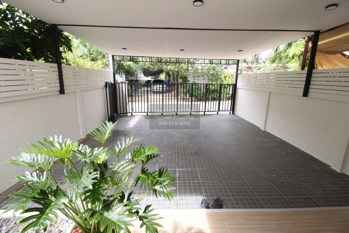 รูป ขายบ้าน บ้านสวนกล้วยไม้ พุทธบูชา 39 รีโนเวทใหม่ บางมด เขต ทุ่งครุ กรุงเทพ CX-171991 ✅ ทักไลน์ @connexproperty ตอบทันที ทีมงานมืออาชีพ ✅ - รูปที่ 2/12