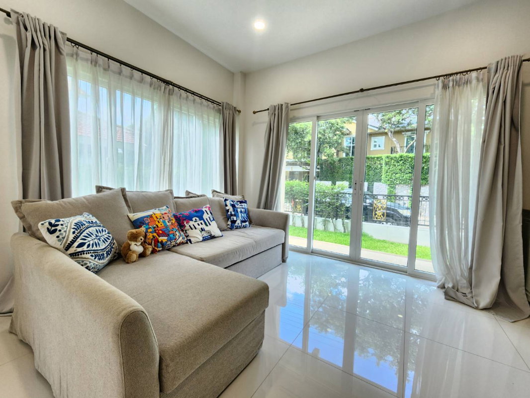 รูป Detached House 3 bedrooms near RIS international school new furniture new decor fully furnished  - รูปที่ 2/24