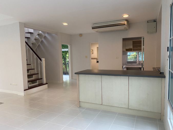 3-bed house for rent, 258 sqm, 70.6 sq wah, Parichart Suwinthawong
