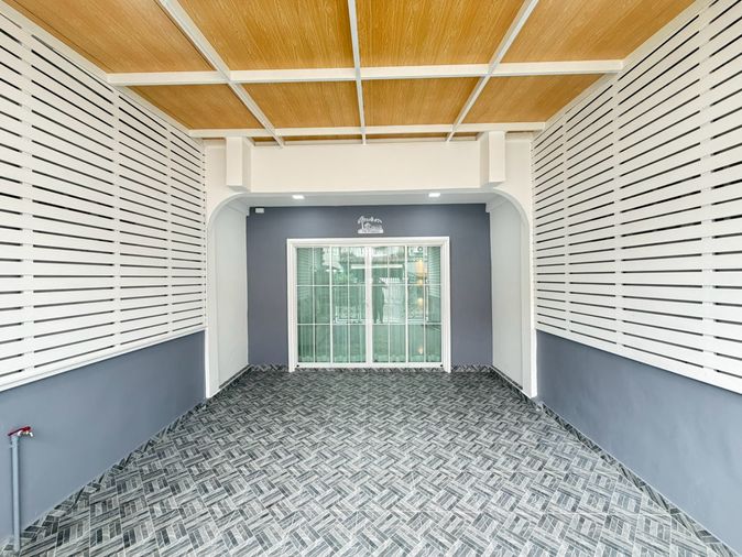 2-bed townhouse for sale, 80 sqm, 16 sq wah, Romthip Hathairat 33