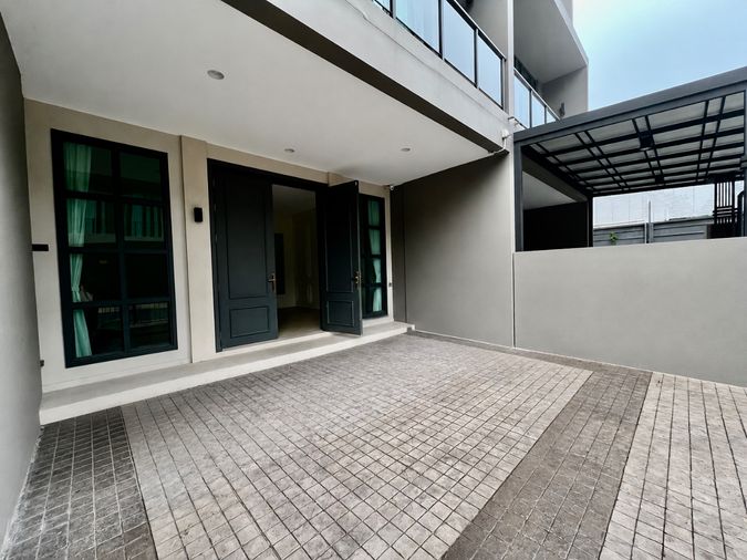 3-bed townhouse for sale, 263 sqm, 23.3 sq wah, Patio Ratchayothin