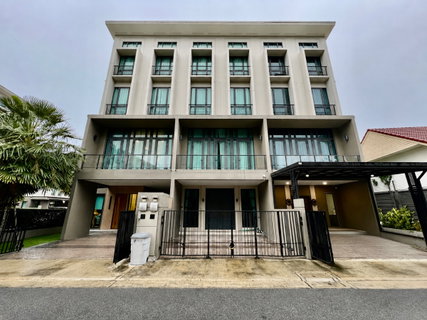 ขาย Townhome 4 ชั้น Patio Ratchayothin ทาวน์โฮมระดับพรีเมียม  โอกาสเป็นเจ้าของทาวน์โฮมระดับพรีเมียม