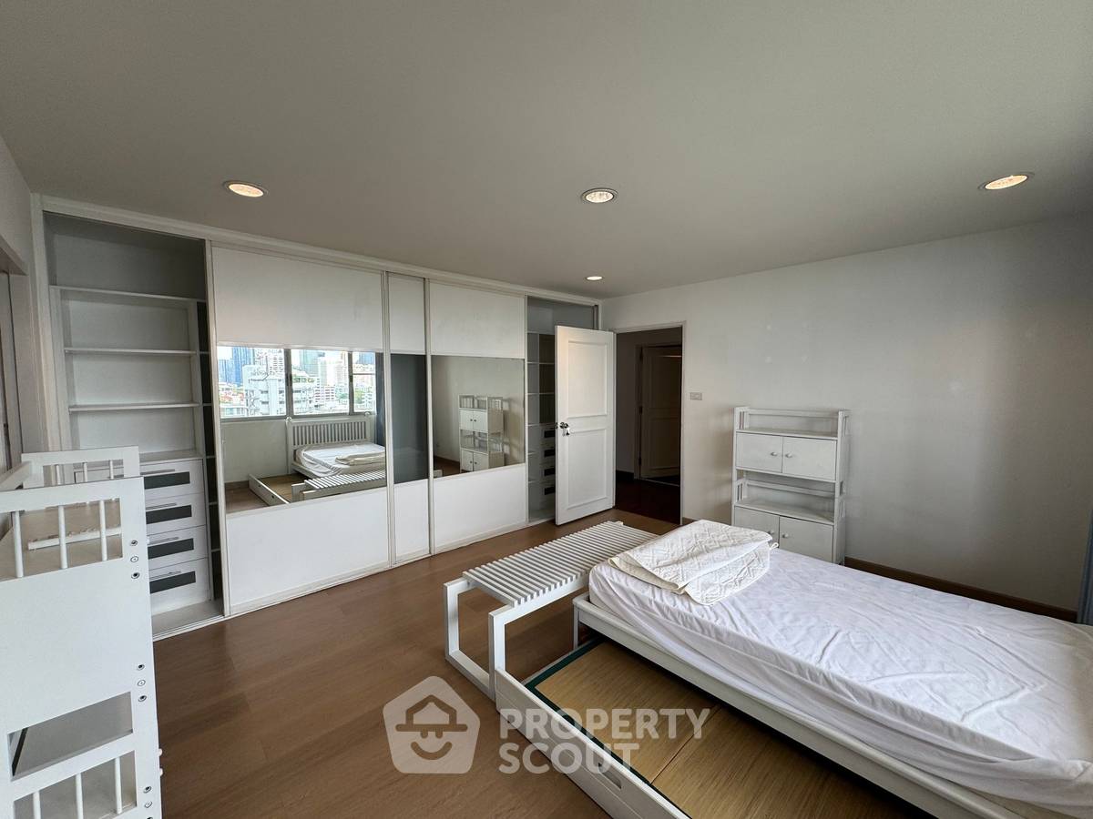 picture Spacious 3-BR 200 Sqm At DS Tower 1 Near BTS Phrom Phong (ID 1864777) - 14/17