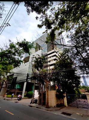 Office for rent Khlong Toei Market : Open-Plan Office Space for Rent — 19th Floor, Richmond Building, Sukhumvit 26 | Sizes Available: 278 sq.m. and 240 sq.m.