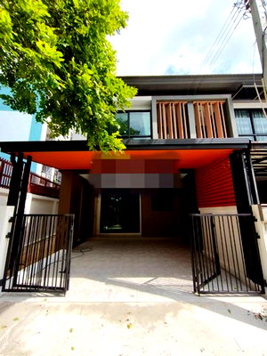 Townhouses for rent Bangkok : 			HU7679 Town House For Rent    Premium Time Home Suanluang Rama 9 Bangkok          