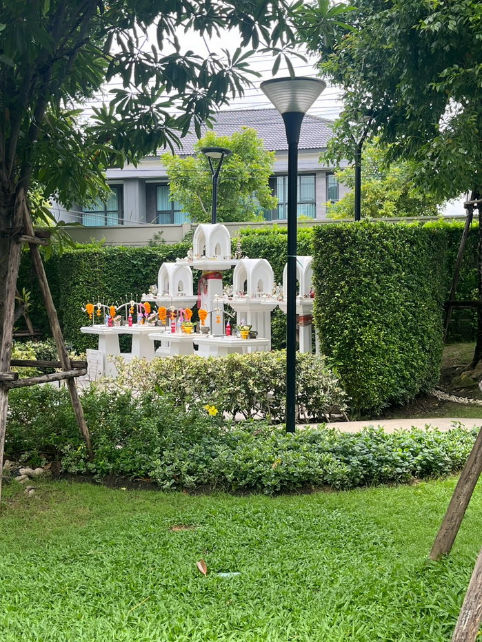 picture  联排别墅，却拥有独栋住宅般的居住体验！边户，私密性极佳，门前道路宽达12米，为社区最后一栋  拎包即可入住，正在等待它的新主人！今天就把它带回家吧！ - 18/21