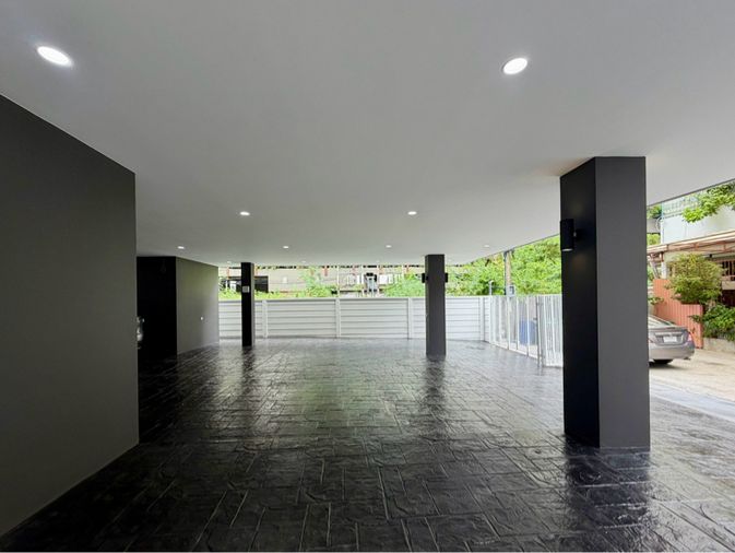 6-bed home office for rent, 700 sqm, 60 sq wah, Huai Khwang