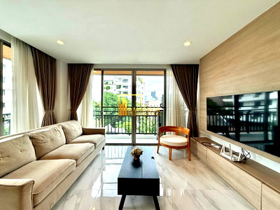 คอนโดให้เช่า : Charming 3 Bedroom Apartment For Rent in Sukhumvit 55 Area - BR21463AP