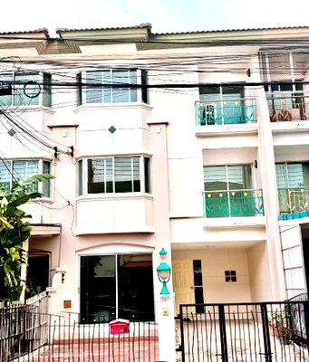 Townhouses for rent Bangna Commercial College : 🏠✨ FOR RENT | 3-Story Townhome in Lasalle–Srinakarin ✨🏠
📍 Supalai Ville Srinakarin