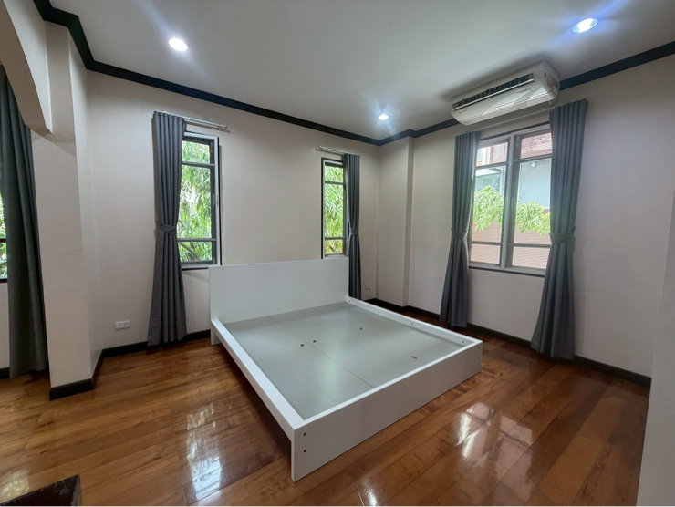 รูป ให้เช่าบ้านใหญ่ ใกล้เอกมัย ทองหล่อ เลี้ยงสัตว์ขนาดเล็กได้ ในซอยปรีดีพนมยงค์ 25 - รูปที่ 12/18