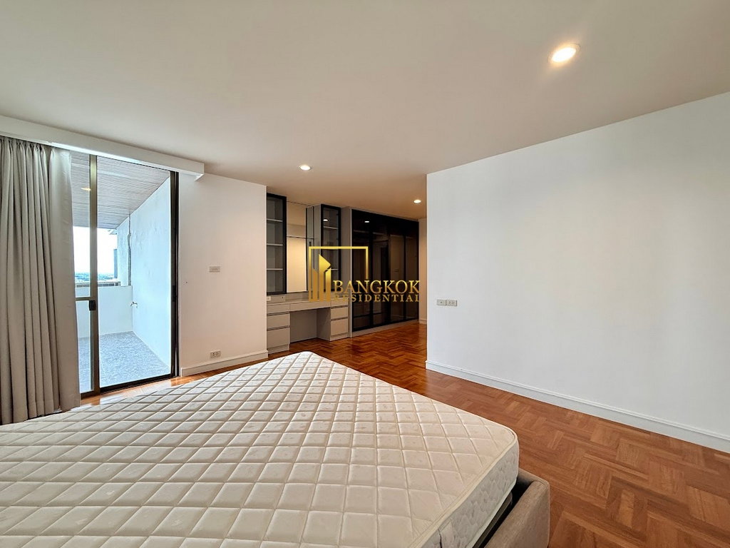 รูป Expansive 4 Bedroom Apartment For Rent in Asoke Area - BR0558AP - รูปที่ 31/50