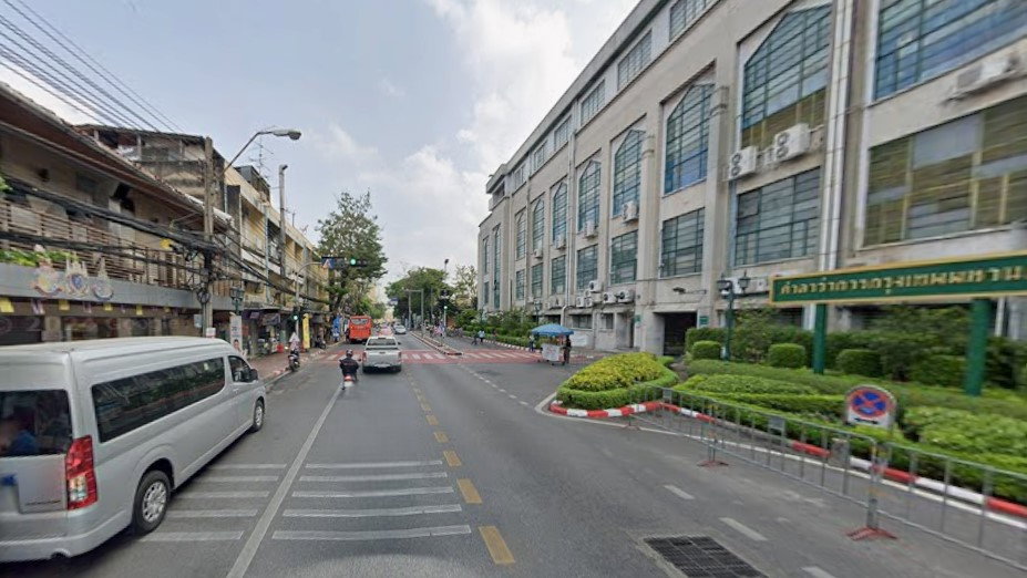 Rare Investment Opportunity! Land with Buildings for Sale on Dinso Road (Sao Chingcha - Phra Nakhon Area)