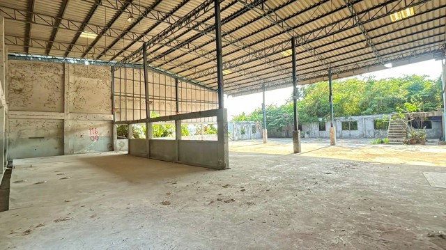 รูป Letana Hotel 1.86กม. 1225ตรม.  เทพารักษ์  บางพลี-ตำหรุ ธนสิทธิ์  โกดัง300ตร.ว. สนามฟุตบอล Siam Inter FC ใกล้รร.ประภามนตรี 3 300 ม. - รูปที่ 2/8