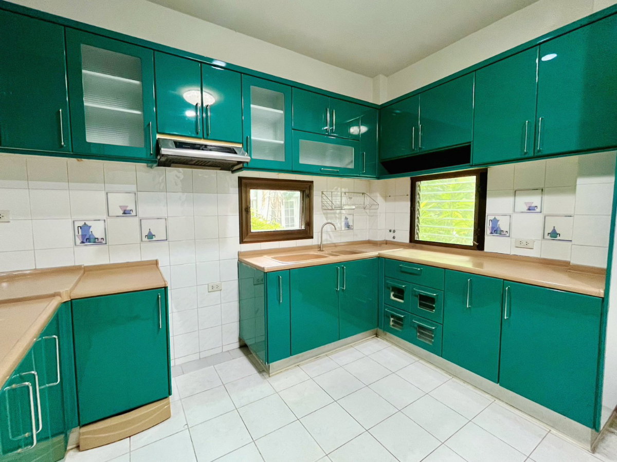 รูป ให้เช่าบ้านเดี่ยว 2 ชั้น ทำเลดี ห่างจากถนนศรีนครินทร์ เพียง 350 เมตร ตรงข้ามพาราไดซ์พาร์ค ใกล้รถไฟฟ้าสถานีสวนหลวง ร.9 - รูปที่ 14/15