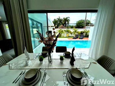 Houses for sale Phuket : 4 Bedroom Villa for sale in Rawai, Phuket  6730651