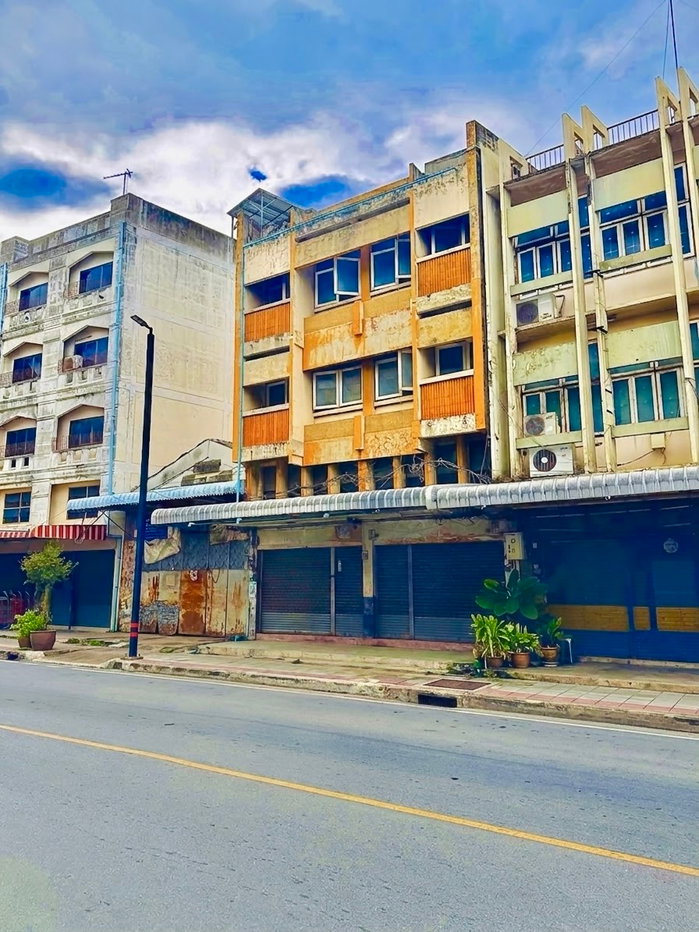 รูป 🏢🔥 ขายตึกแถว 3 ชั้นครึ่ง ใจกลางเมืองโคราช 🔥🏢 📍เมืองนครราชสีมา 💰 ราคา 11,900,000 บาท ปรับลดเป็น 10,500,000 บาท ⭐ ทำเลใจกลางเมือง | เหมาะทำธุรกิจ - รูปที่ 4/47