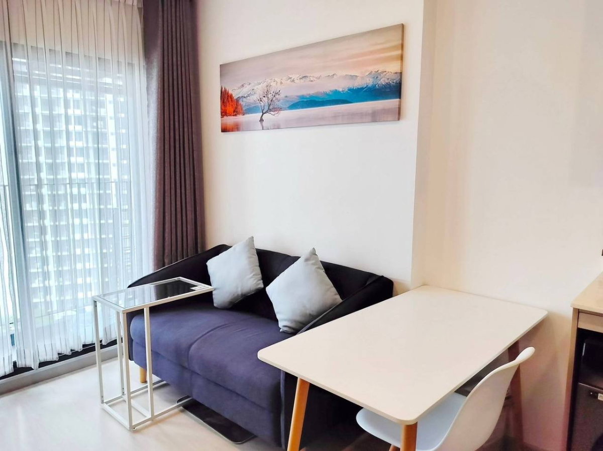 รูป Knightsbridge Prime Sathorn【𝐑𝐄𝐍𝐓】🔥ห้องโทนเรียบหรู จัดเฟอร์นิเจอร์อย่างลงตัว ให้ภาพรวมดูแพงและทันสมัย🔥 ติดต่อไลน์ไอดี: @hacondo - รูปที่ 5/6