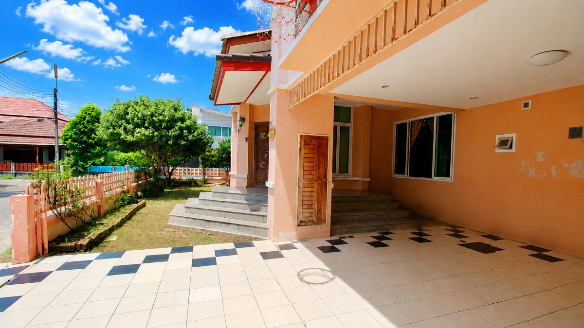 รูป ลดราคา!บ้านเดี่ยว 2 ชั้นหลังมุม 112 ตร.วา 5 ห้องนอน หมู่บ้านบ้านสวนสุขสิริ เนินพระ ใกล้ รพ.กรุงเทพระยอง - รูปที่ 3/40