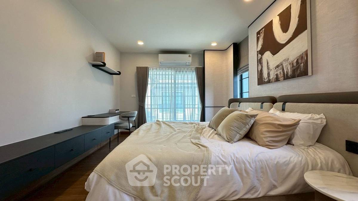 รูป บ้าน 4 ห้องนอน ขนาดใหญ่ 300 ตร.ม. ในโครงการ Centro Bangna Km.7 (ID 2802499) - รูปที่ 17/29
