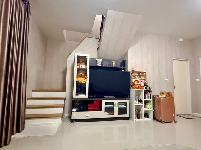 ให้เช่าทาวน์โฮม 3 ห้องนอน 110 ตร.ม. 18.9 ตร.ว. พลีโน่ รามอินทรา