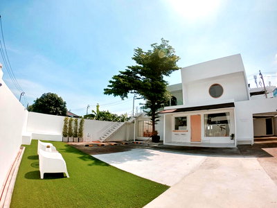 บ้านเดี่ยว ซอยลาซาล (สุขุมวิท 105) : ขายสตูดิโอบ้าน 2 ชั้น ตรงข้ามเซ็นทรัลบางนา