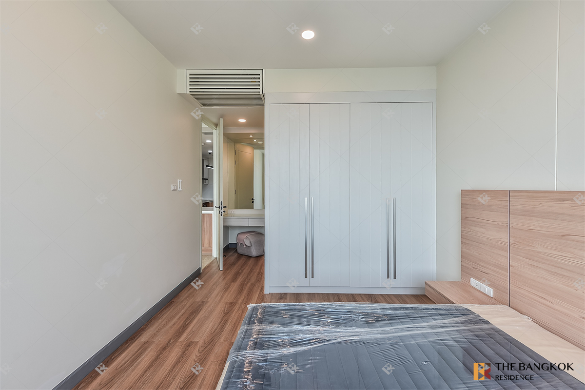 picture The Empire Place Luxuriously Elevated Unit - 10/10