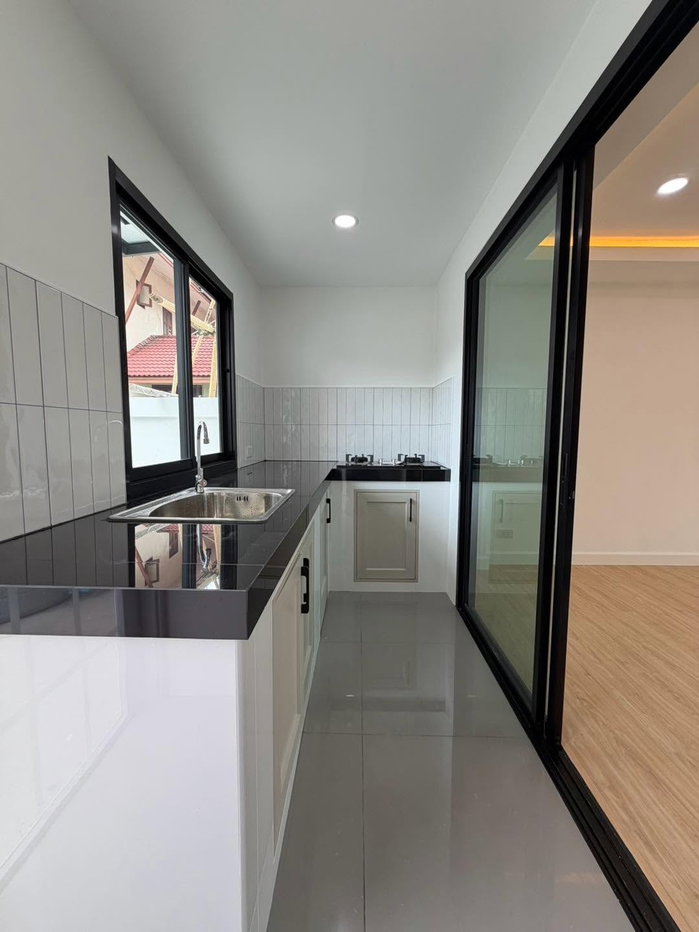 รูป ทาวน์โฮม4 ชั้น ซอยลาดพร้าว 110 ถนนลาดพร้าว รีโนเวทใหม่ทั้งหลัง ทำเลดี ใกล้เดอะมอลล์บางกะปิ  - รูปที่ 10/40