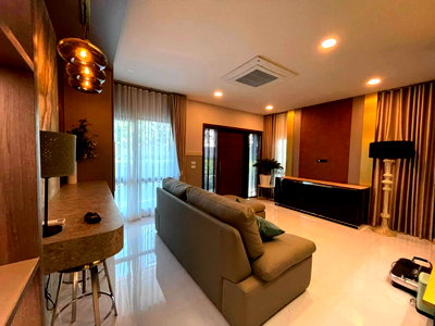 Houses for rent Bang Plee Samut Prakarn : #HHR123 For Rent: 2-story Modern Detached House, Ready to Move In 📍 Bangna