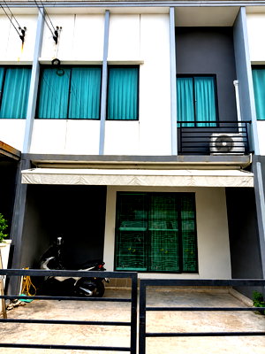 Townhouses for rent : For Rent: Pleno Ramintra | Pet-Friendly 3-Bedroom Townhome | Ready to Move In