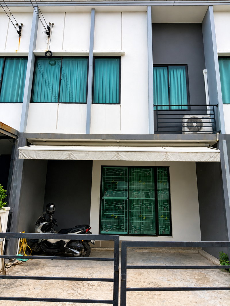 ทาวน์โฮมให้เช่า : ให้เช่าทาวน์โฮม 2 ชั้น Pleno Ramintra พร้อมเข้าอยู่ | Pet Friendly | 19,000 บาท/เดือน