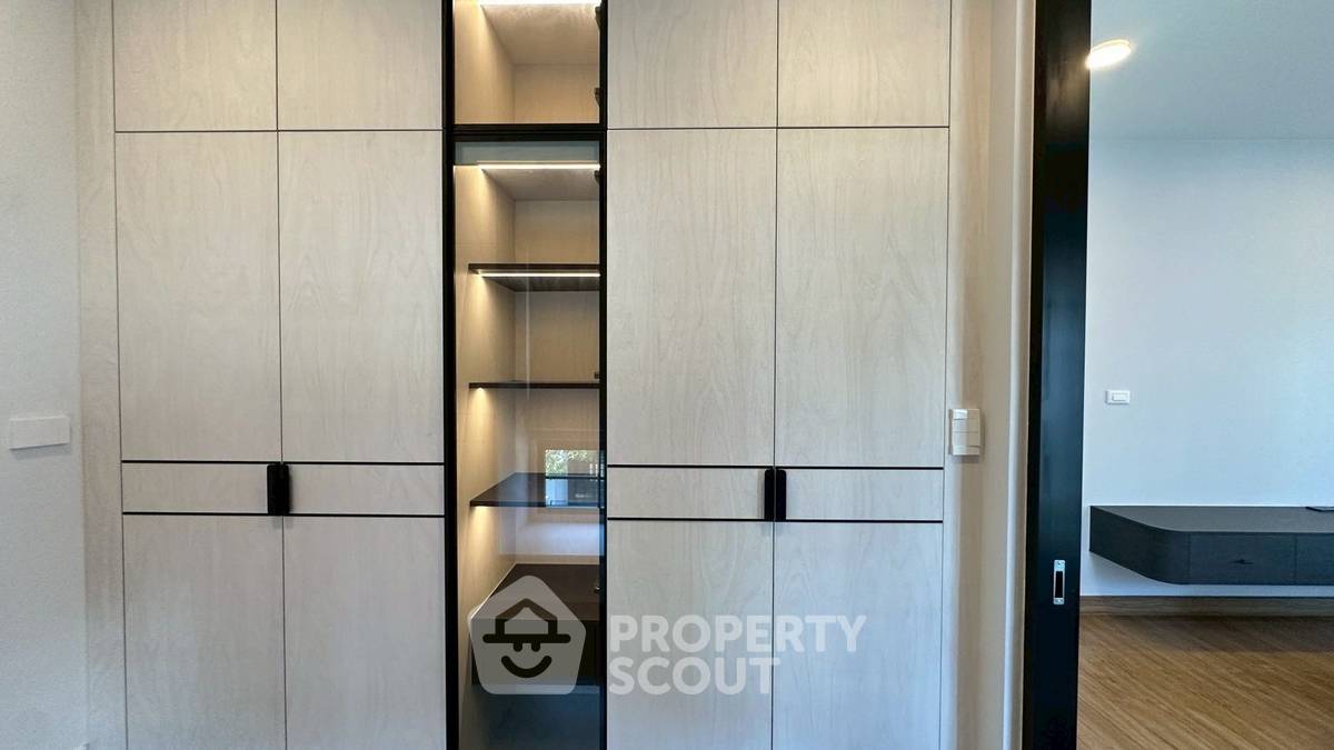รูป บ้าน 4 ห้องนอน ขนาดใหญ่ 300 ตร.ม. ในโครงการ Centro Bangna Km.7 (ID 2802499) - รูปที่ 19/29