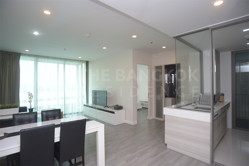 The Room BTS Wongwianyai near BTS Wongwian Yai Beautiful Room, Ready-to-move-in