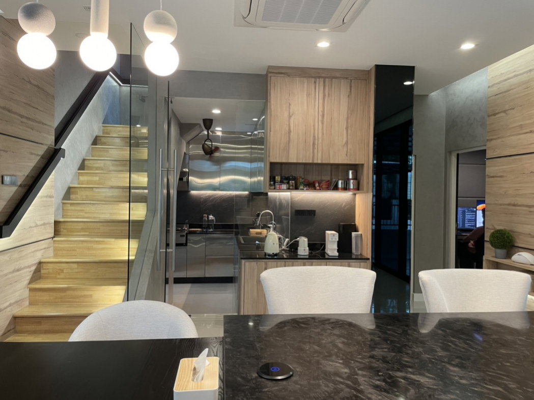 รูป ขาย บ้านแฝด 3 ชั้น หมู่บ้านกลางเมือง คลาสเซ่ เอกมัย-รามอินทรา 40.1 ตารางวา แต่งหรูพร้อมอยู่ !! - รูปที่ 3/12