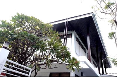 เช่าบ้านเดี่ยว สถานเอกอัครราชทูตออสเตรเลีย : HR3809ให้เช่าบ้านเดี่ยวใจกลาง CBD ซอยปลูกจิต พระราม 4 (Pet-Friendly) ใกล้สวนลุมฯ และ One Bangkok