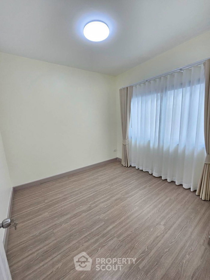 รูป คอนโด 5 ห้องนอน ขนาด 233 ตร.ม. ขายที่ Baan Suan Rachathani Condominium (ID 3249554) - รูปที่ 5/18