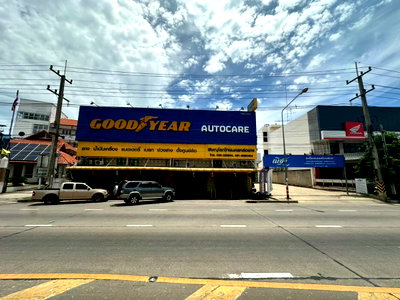 Shophouses for sale District Office of Mueang Phitsanulok : For Sale: Prime Commercial Buildings/Land on Singhawat Rd., Heart of Phitsanulok City!