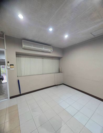 ขายทาวน์โฮม 3 ห้องนอน 200 ตร.ม. 20 ตร.ว. บ้านกลางเมือง พระราม 9 ซอย 43