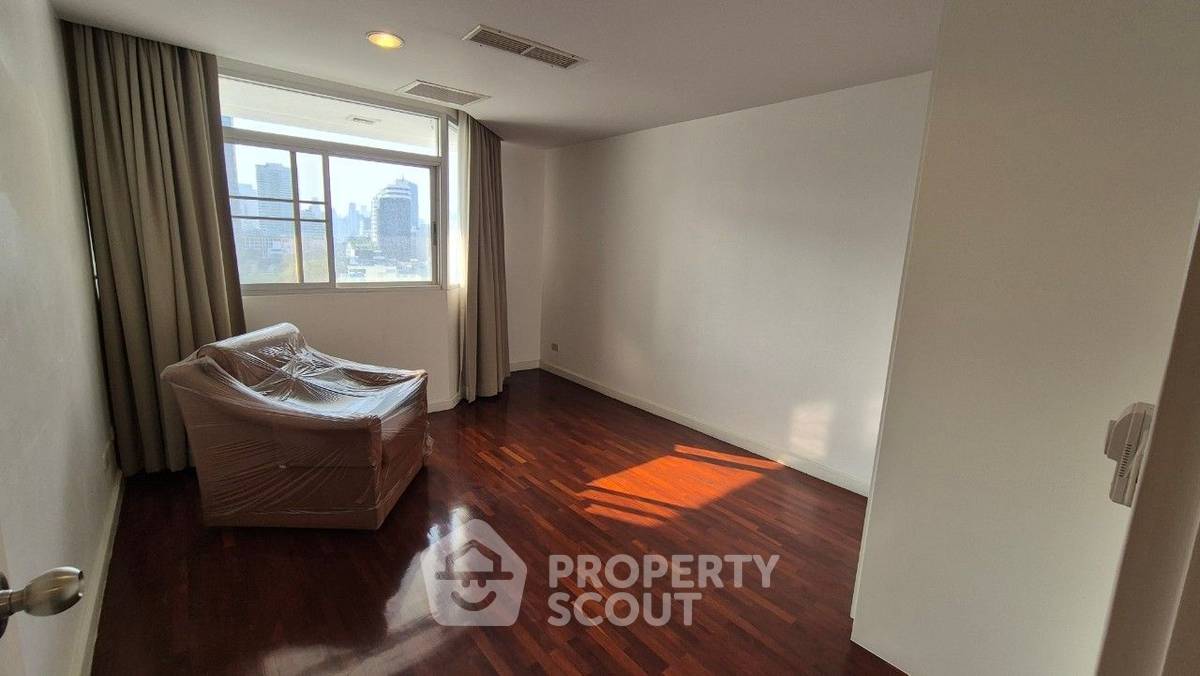picture Spacious 4-BR 360 Sqm At La Cascade Condominium Near BTS Ekkamai (ID 2030854) - 10/35