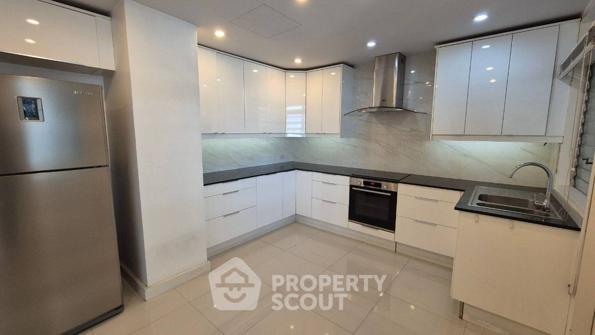picture Spacious 4-BR 360 Sqm At La Cascade Condominium Near BTS Ekkamai (ID 2030854) - 34/35