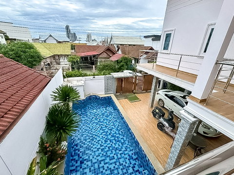 Premium 5 Bedroom Pool Villa for Sale Thepprasit 2 Storey
