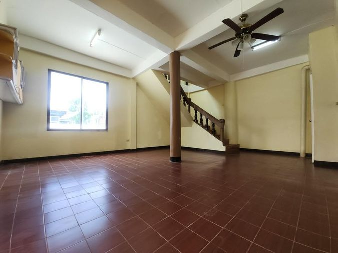 ให้เช่าทาวน์โฮม 5 ห้องนอน 450 ตร.ม. 54 ตร.ว. เขตจตุจักร