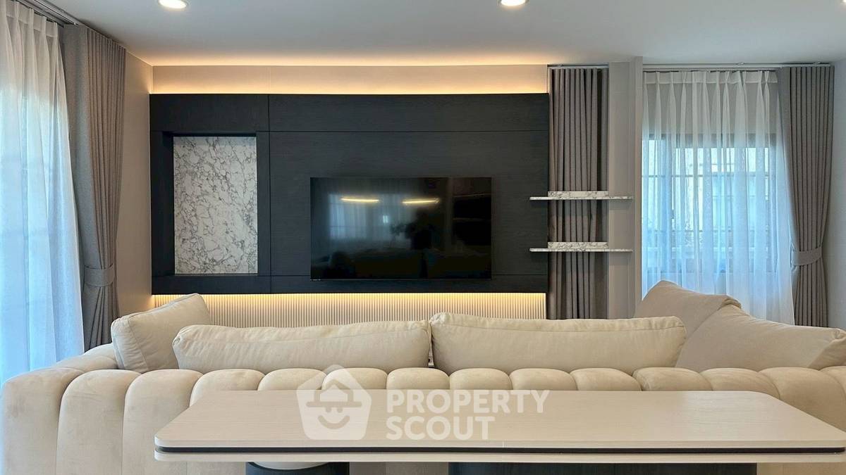 รูป บ้าน 4 ห้องนอน ขนาดใหญ่ 300 ตร.ม. ในโครงการ Centro Bangna Km.7 (ID 2802499) - รูปที่ 7/29