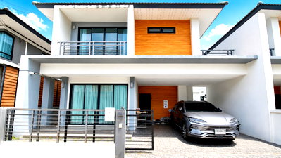 Twin houses for sale Rayong : For Sale: 2-Storey Semi-Detached House, 42.6 sq.wah, 3 Bedrooms ,Skyville, Ban Laeng, Rayong , Near IRPC