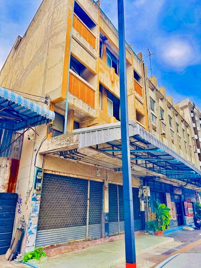 รูป 🏢🔥 ขายตึกแถว 3 ชั้นครึ่ง ใจกลางเมืองโคราช 🔥🏢 📍เมืองนครราชสีมา 💰 ราคา 11,900,000 บาท ปรับลดเป็น 10,500,000 บาท ⭐ ทำเลใจกลางเมือง | เหมาะทำธุรกิจ - รูปที่ 3/47