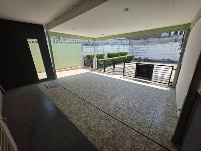 3-bed townhouse for sale, 110 sqm, 33.4 sq wah, The Connect Prachauthit 27