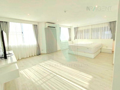 Condos for rent : 🔺 For Rent Condo SILOM CONDOMINUIM Building 1, Floor 11,2 bed room, Room size 144.00 sqm