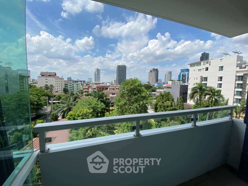 picture Great Value 2-BR Condo At Villa Sikhara Condominium (ID 380286) - 5/10