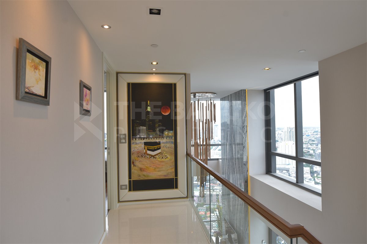 รูป ใช้ชีวิตสไตล์ Luxury บนทำเลศักยภาพ เดอะ แบงค็อค สาทร ใกล้ BTS สถานีสุรศักดิ์ - รูปที่ 2/10