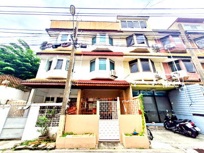 Townhouses for rent University of the Thai Chamber of Commerce : HK0683, Townhouse for rent 4 Br., Ratchada-Lat Phrao.